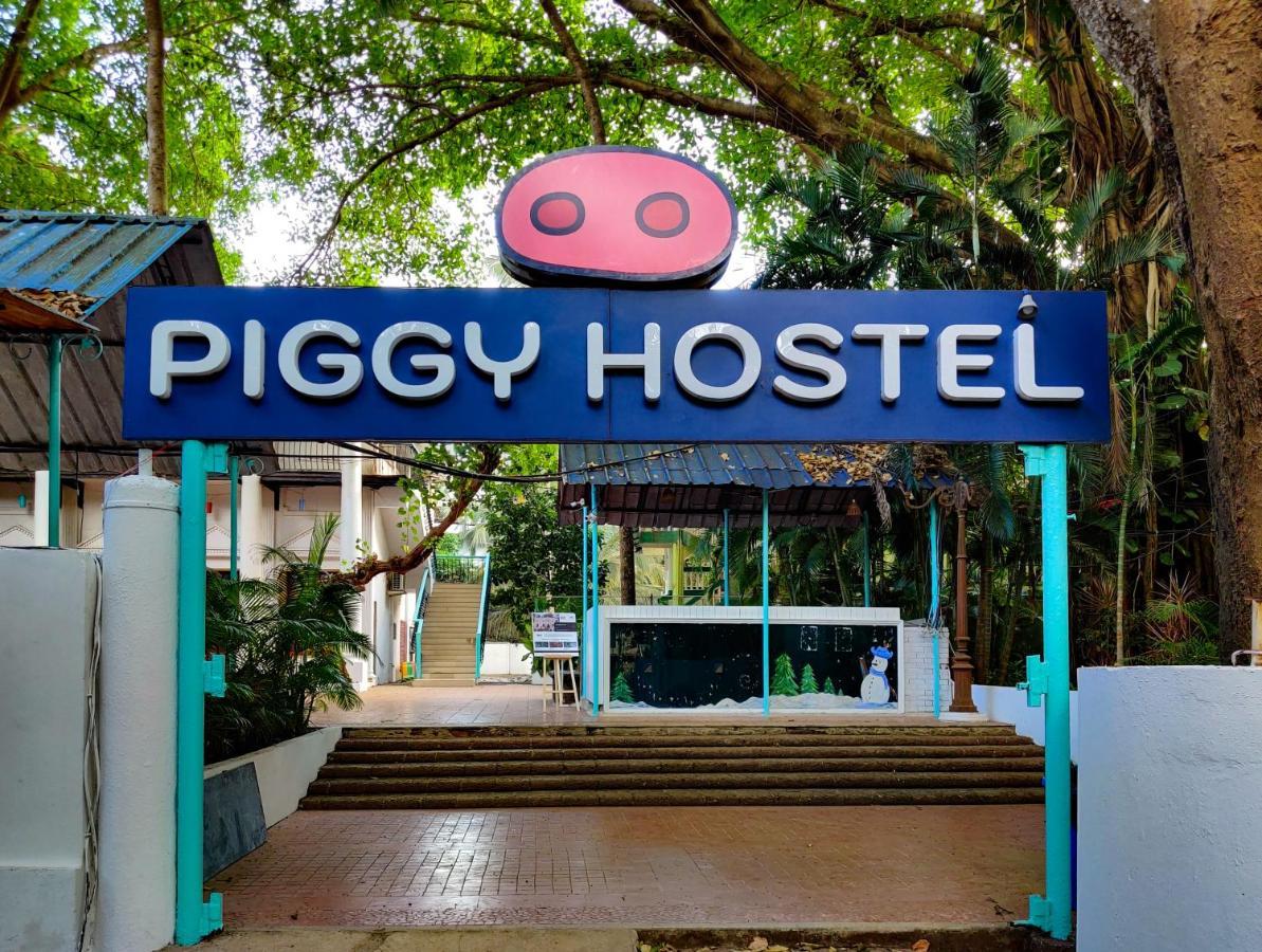 Piggy Calangute By Urban Nomads - Dorms & Pvt Rooms GOA Bagian luar foto