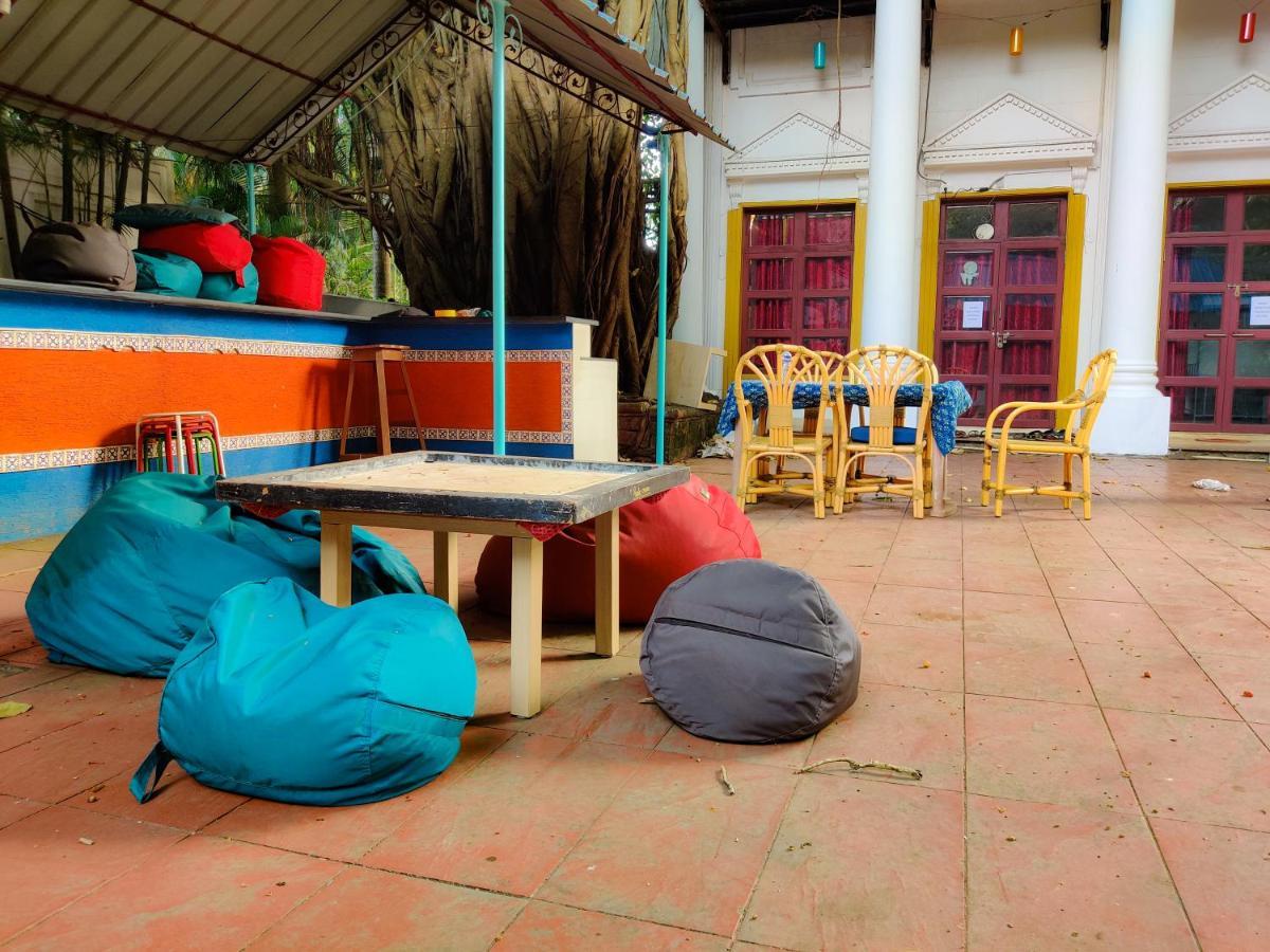 Piggy Calangute By Urban Nomads - Dorms & Pvt Rooms GOA Bagian luar foto