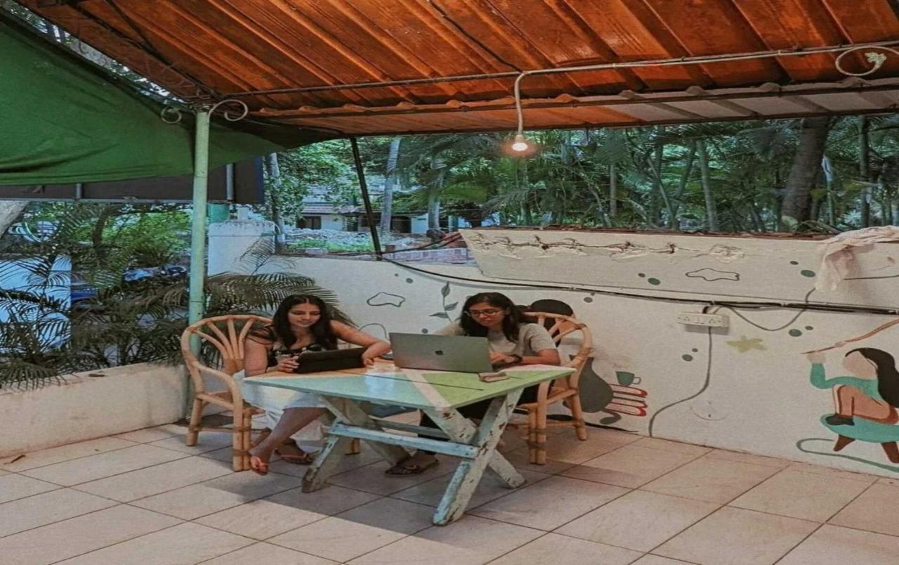 Piggy Calangute By Urban Nomads - Dorms & Pvt Rooms GOA Bagian luar foto