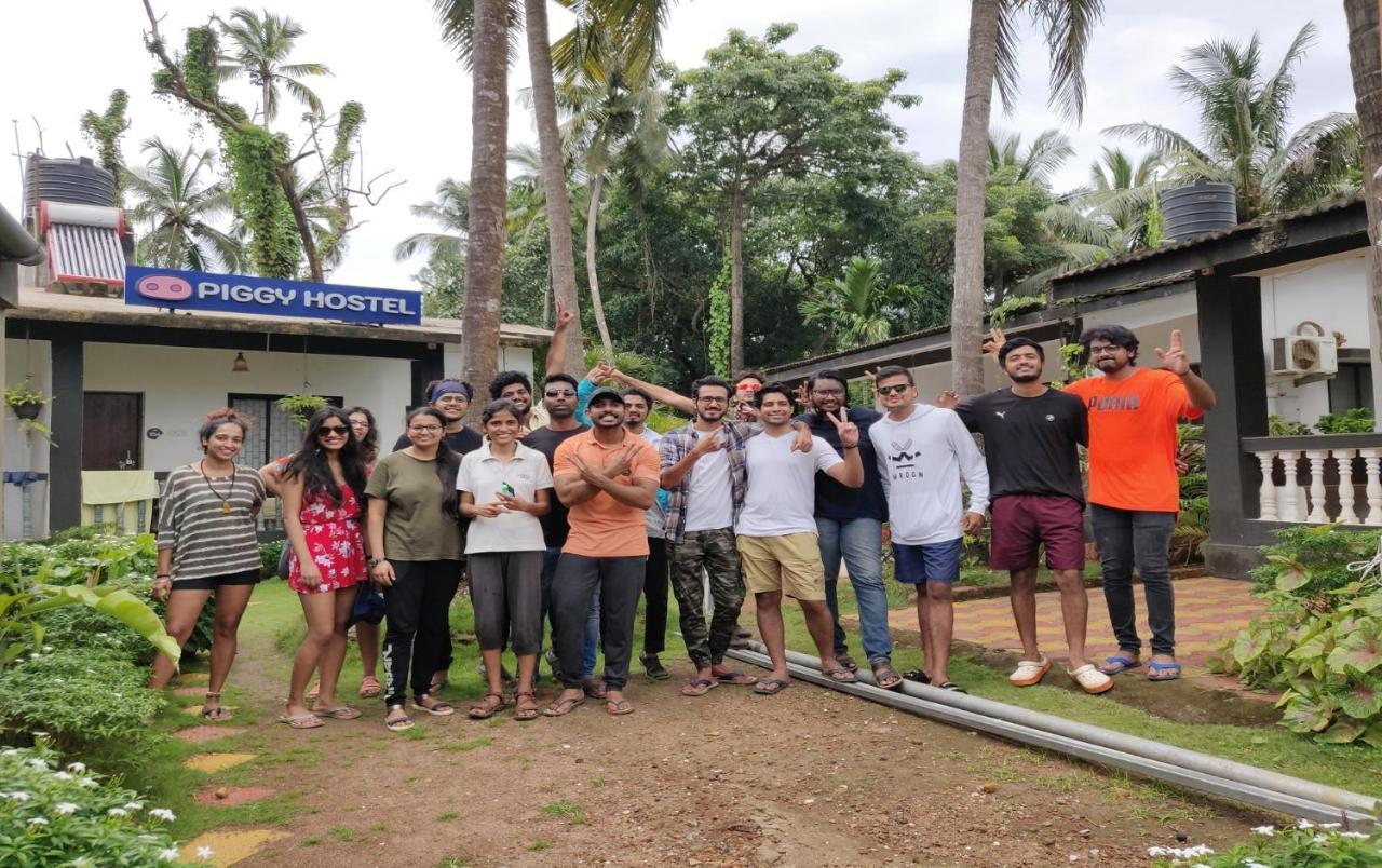 Piggy Calangute By Urban Nomads - Dorms & Pvt Rooms GOA Bagian luar foto