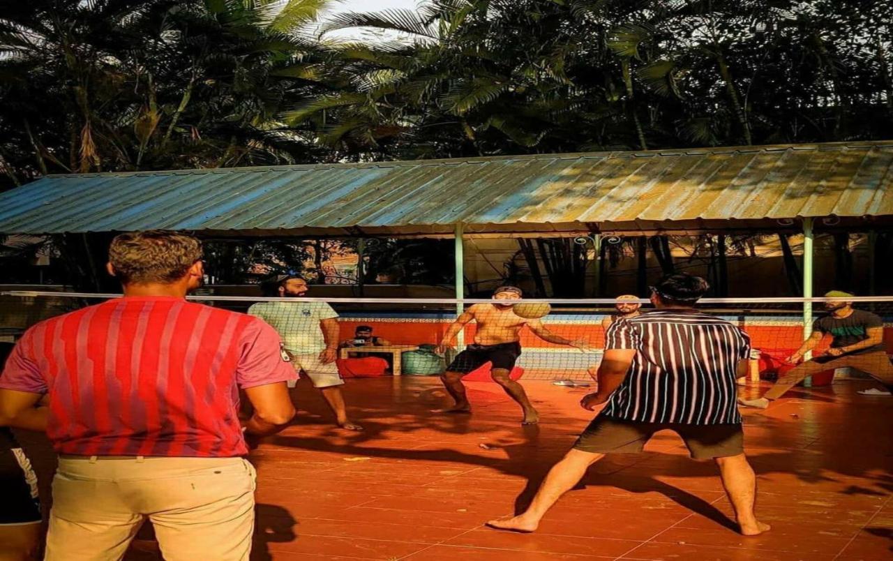 Piggy Calangute By Urban Nomads - Dorms & Pvt Rooms GOA Bagian luar foto