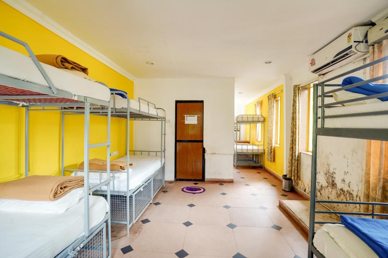 Piggy Calangute By Urban Nomads - Dorms & Pvt Rooms GOA Bagian luar foto